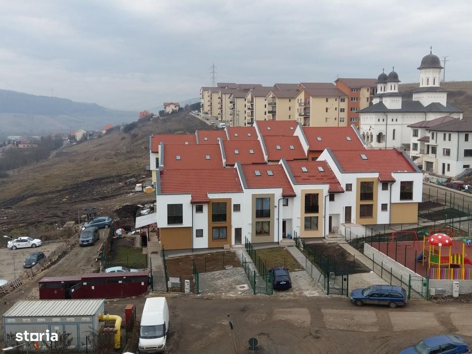 Apartament de 4 camere in vila cu gradina si 1 loc de parcare