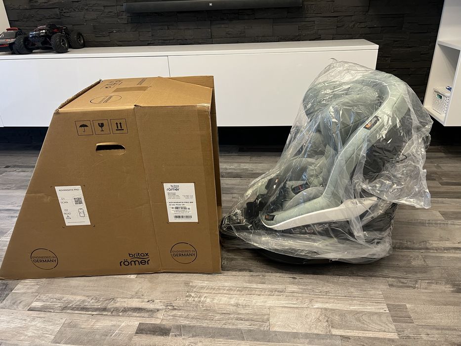 Scaun auto pentru copii BeSafe iZi Turn i-Size, rotativ, 6 luni-4 ani