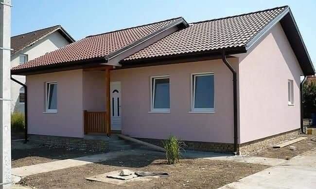 Vând case modulare pe structură metalică din panouri sandwich