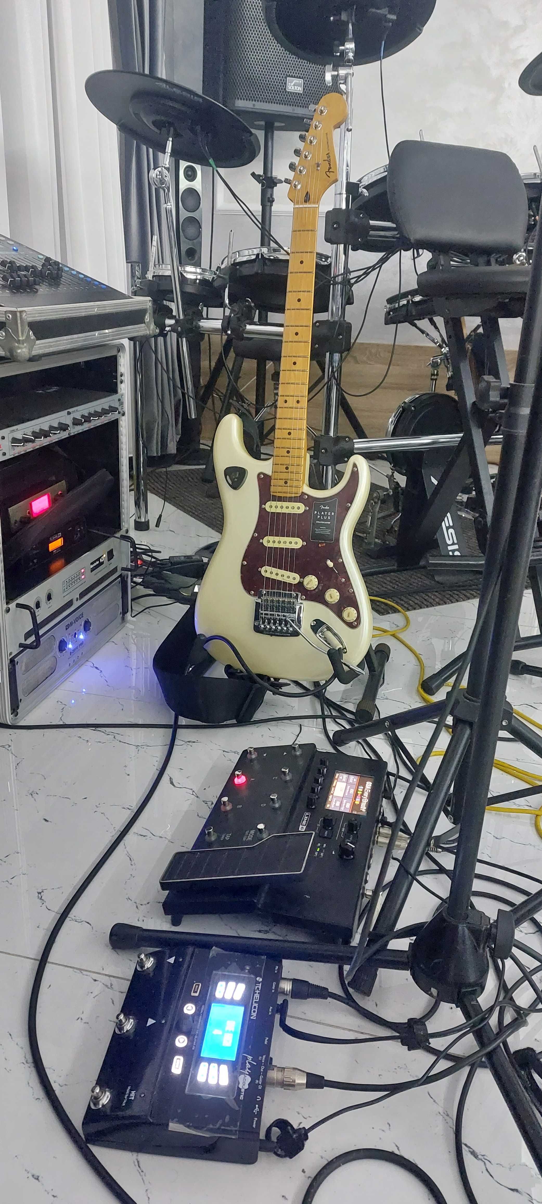 Chitara electrica Fender Player Plus Stratocaster