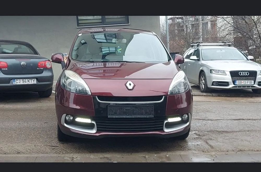 Dezmembrez piese Scenic 3 2013