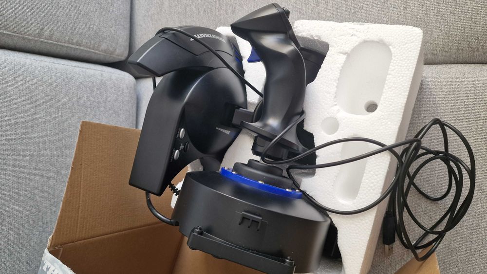 Джойстик Thrustmaster T.FLIGHT HOTAS 4