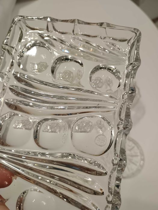 Пресовано стъкло- сосиера,подложка и плато