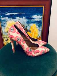 Pantofi stiletto cu model floral, colorați, mărimea 37, toc 11 cm