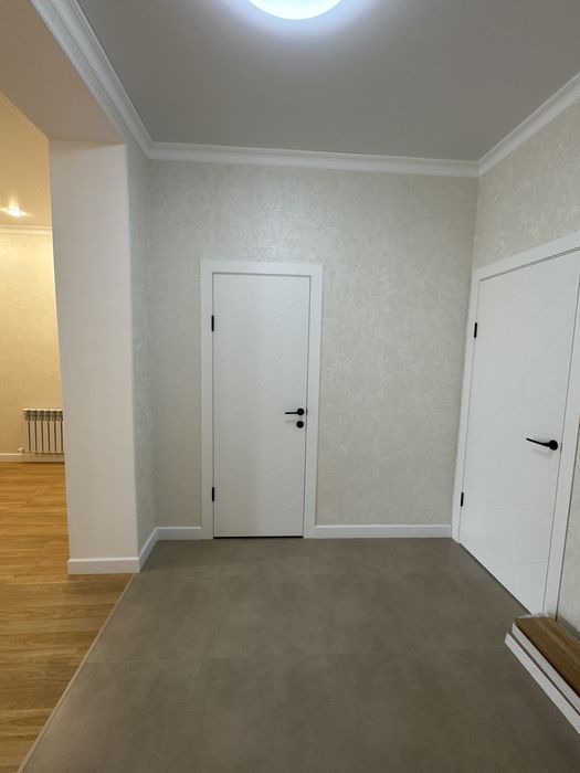 Продам евро трёшку в новом доме, центр.