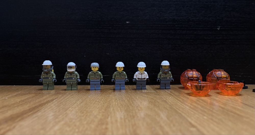 LEGO trei seturi de explorare a vulcanului 60121, 60122 si 60123