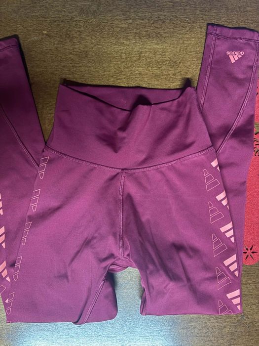 Продавам оригинален клин на Adidas