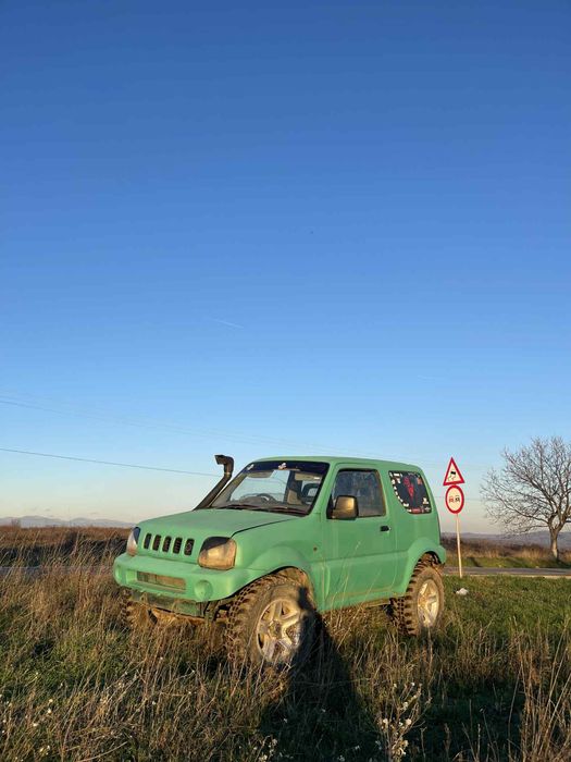 Vând suzuki jimny