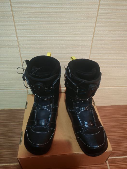 Boots snowboard 44,5-45,5 Salomon Faction cu Boa