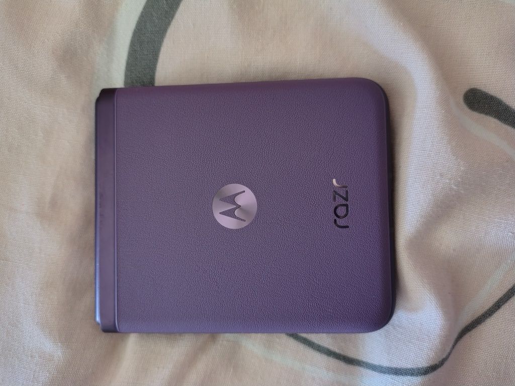 Motorola razr 40