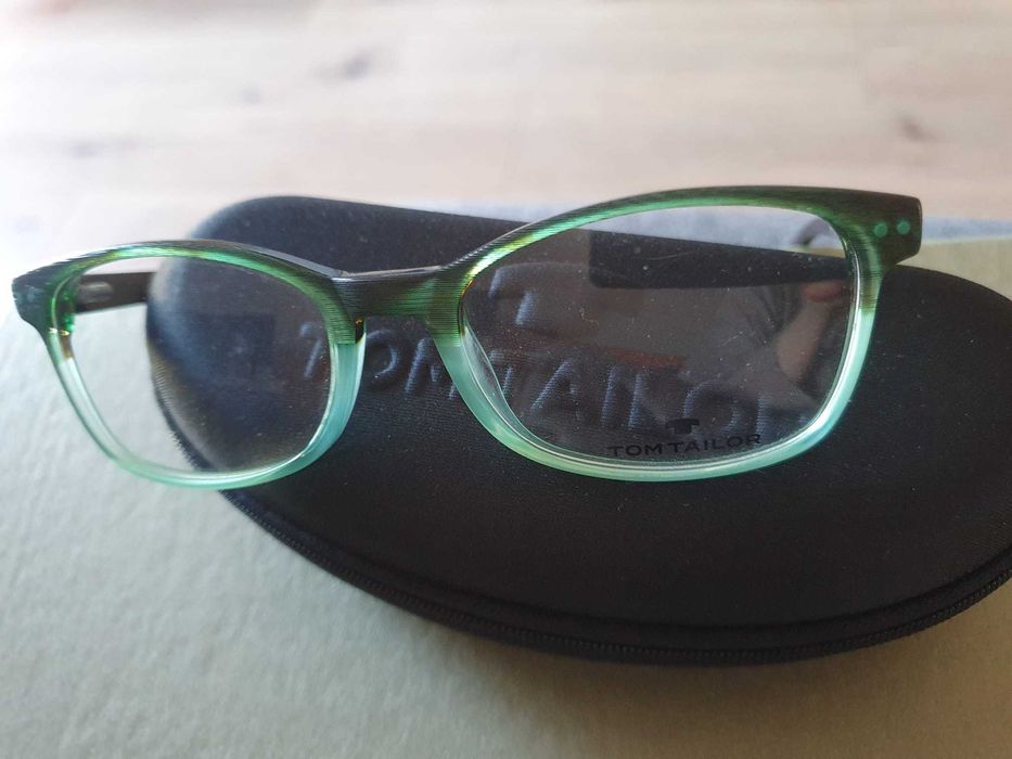 Rama ochelari din plastic. Tom Tailor. Noua. Vine cu toc de ochelari.