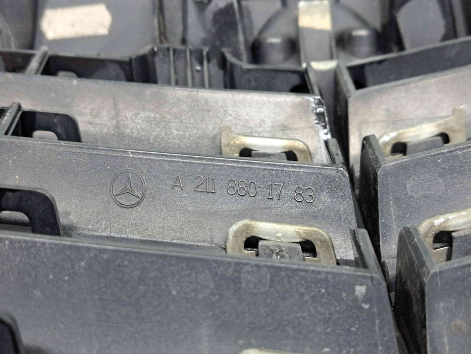 Grila bara fata Mercedes Clasa E (W211) [Fabr 2002-2009] A2118801783