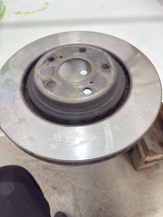 Передние тормозные диски Тойота Сиенна