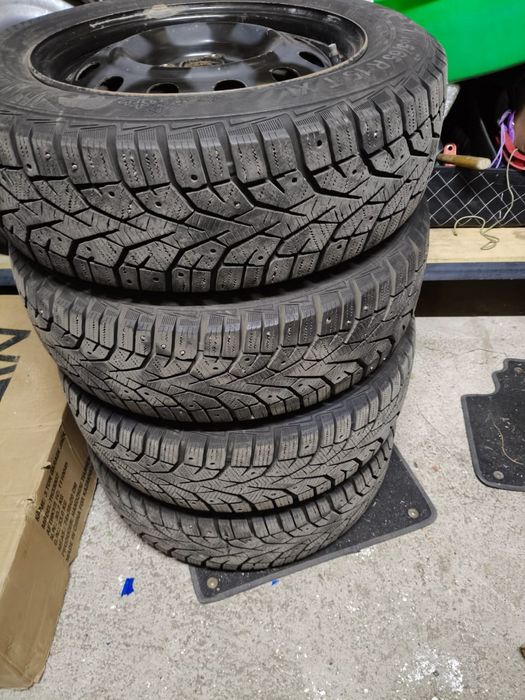 Продаем комплект зимних шин