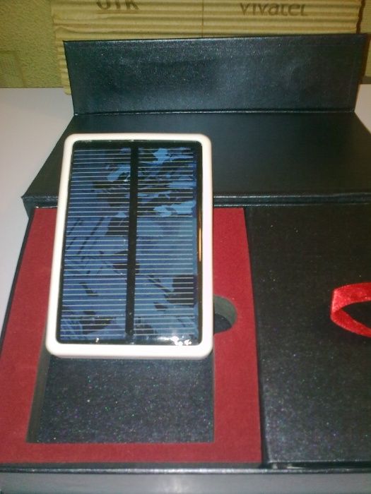PV Power - соларно зарядно за мобилни устройства