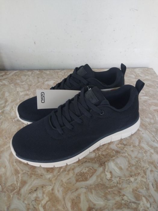 Кроссовки размер 42