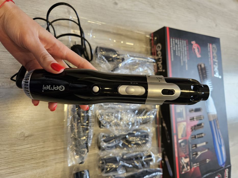 Perie electrica cu aer cald