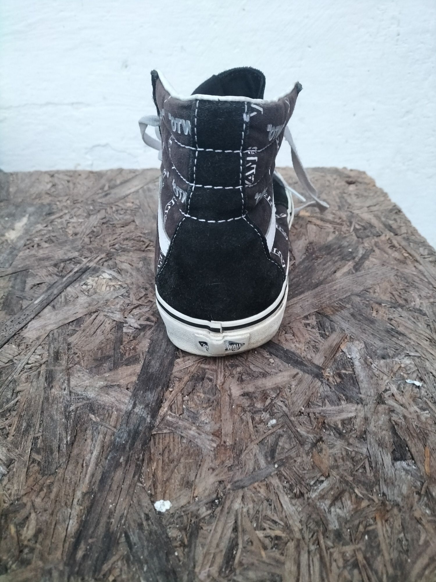 teniși converse 42,5