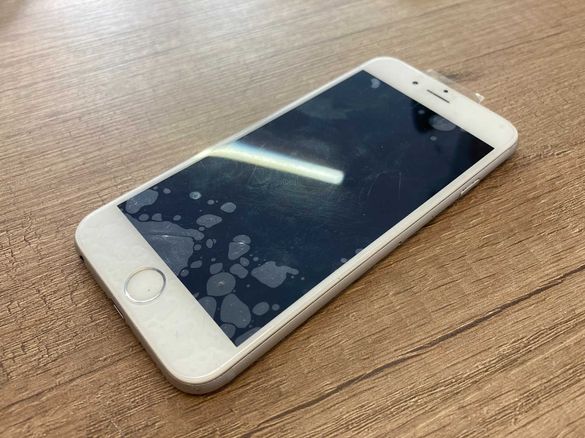 iPhone 6 с развалена подсветка