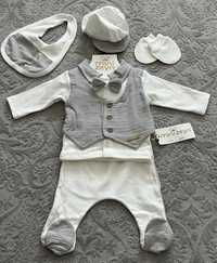 Costum Set Minizeyn bumbac bebe 0-3 luni + 2 pernute decor