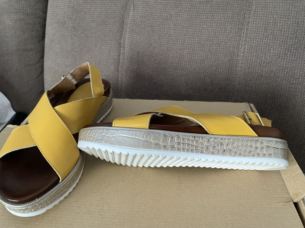 Sandale piele NOI 37 80lei