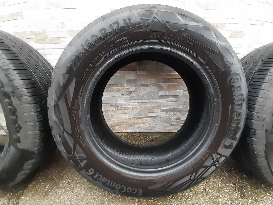 Гуми 225 х 60 х 17, Continental EcoContact 6