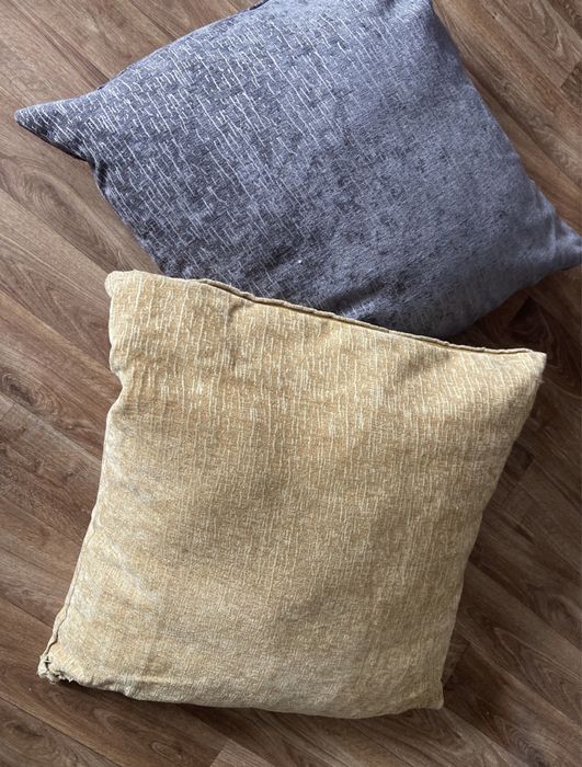 Подушки 2 штуки 55*55 см