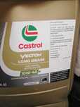 Vând 40 litrii ulei castrol 10w40
