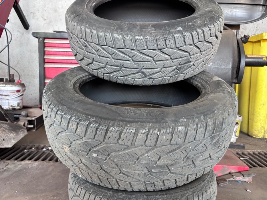 Vand anvelope de iarnă