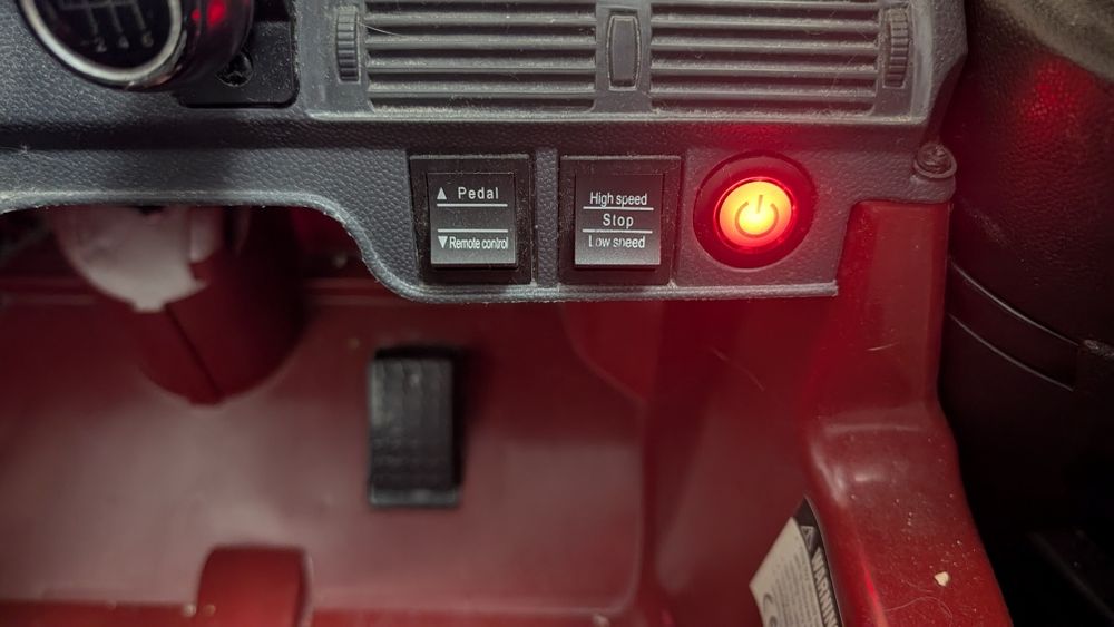 Masina copii electrica 2 baterii 2 motoare BMW X6 12V