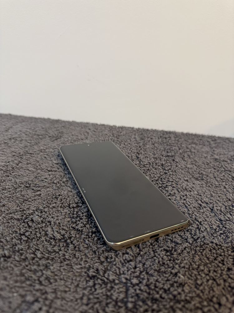RealMe 12 Pro +5G