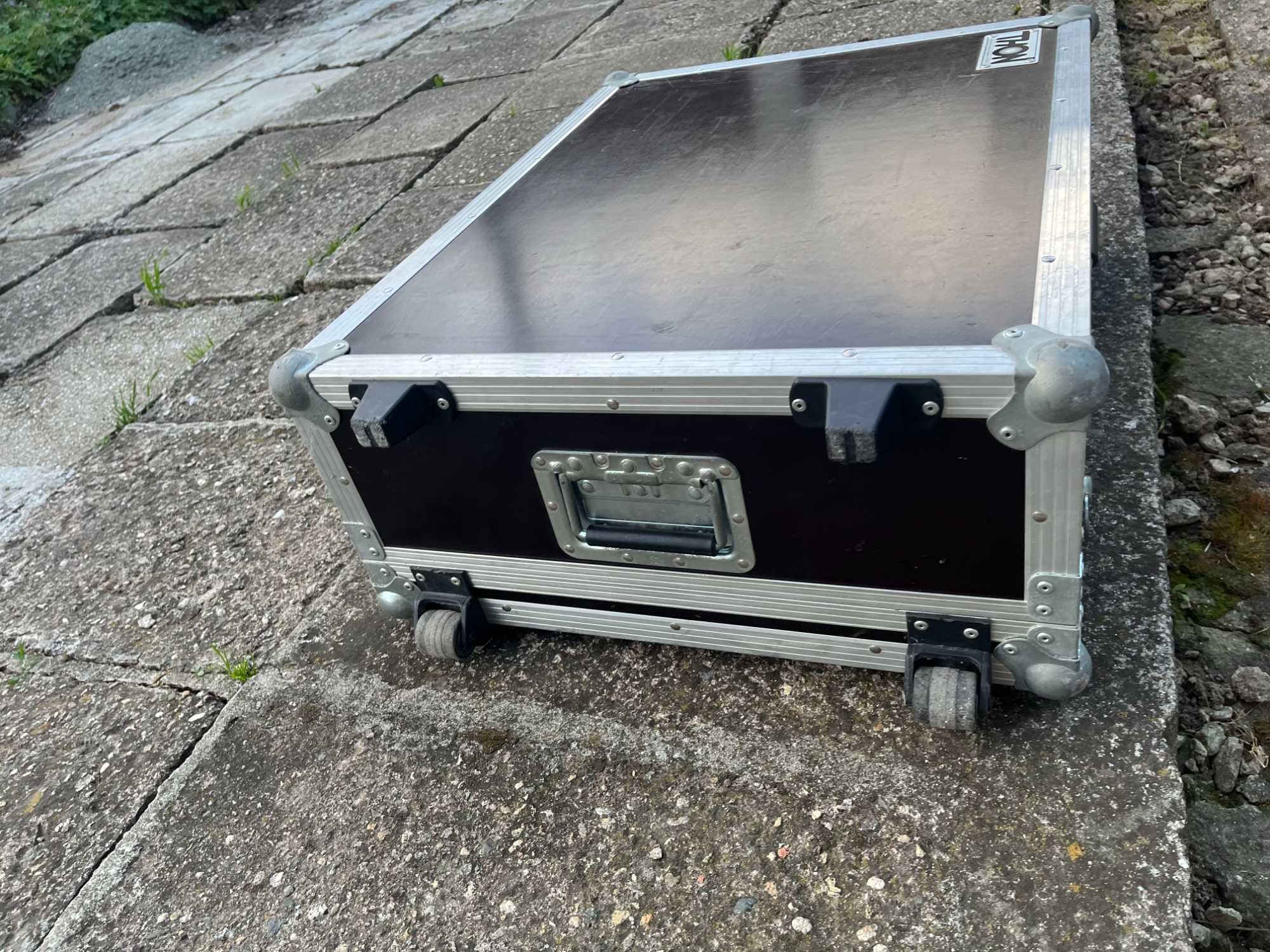 Продавам Flight Case тип куфар за Dynacord Powermate 1600-2