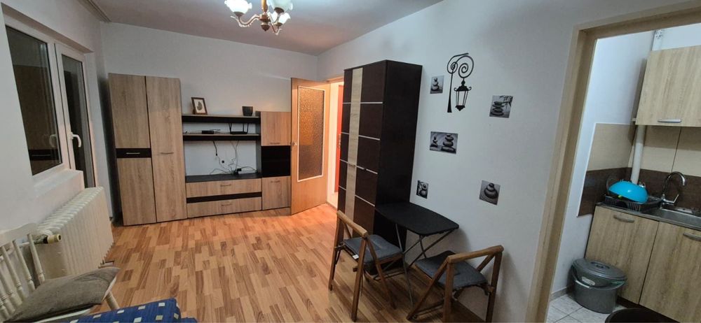 Garsoniera de inchiriat cf. 1