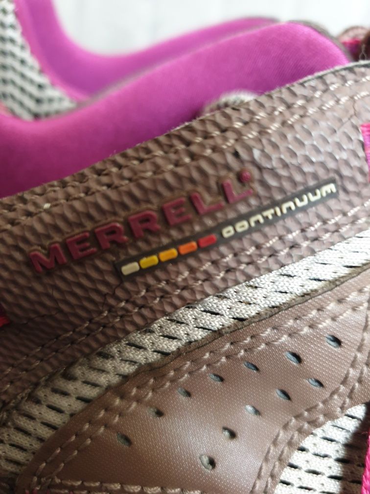 Vand pantofi treking MERRELL marimea 40