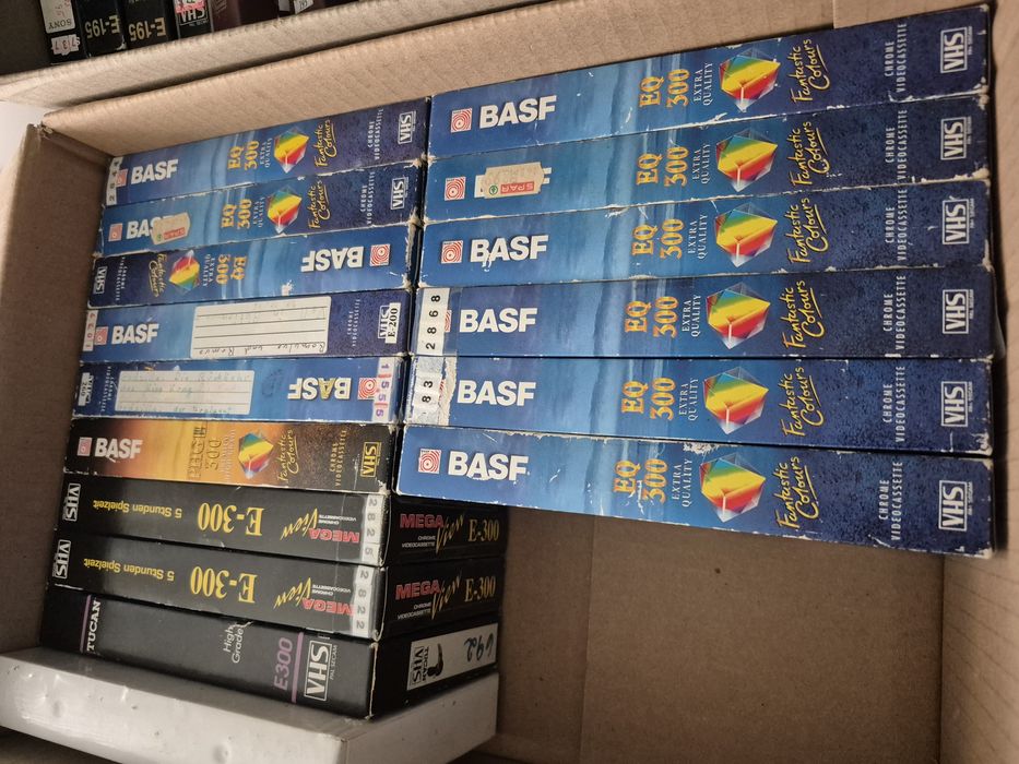 Vând 15 casete video VHS originale Basf 300 minute + 25 Basf 240minute