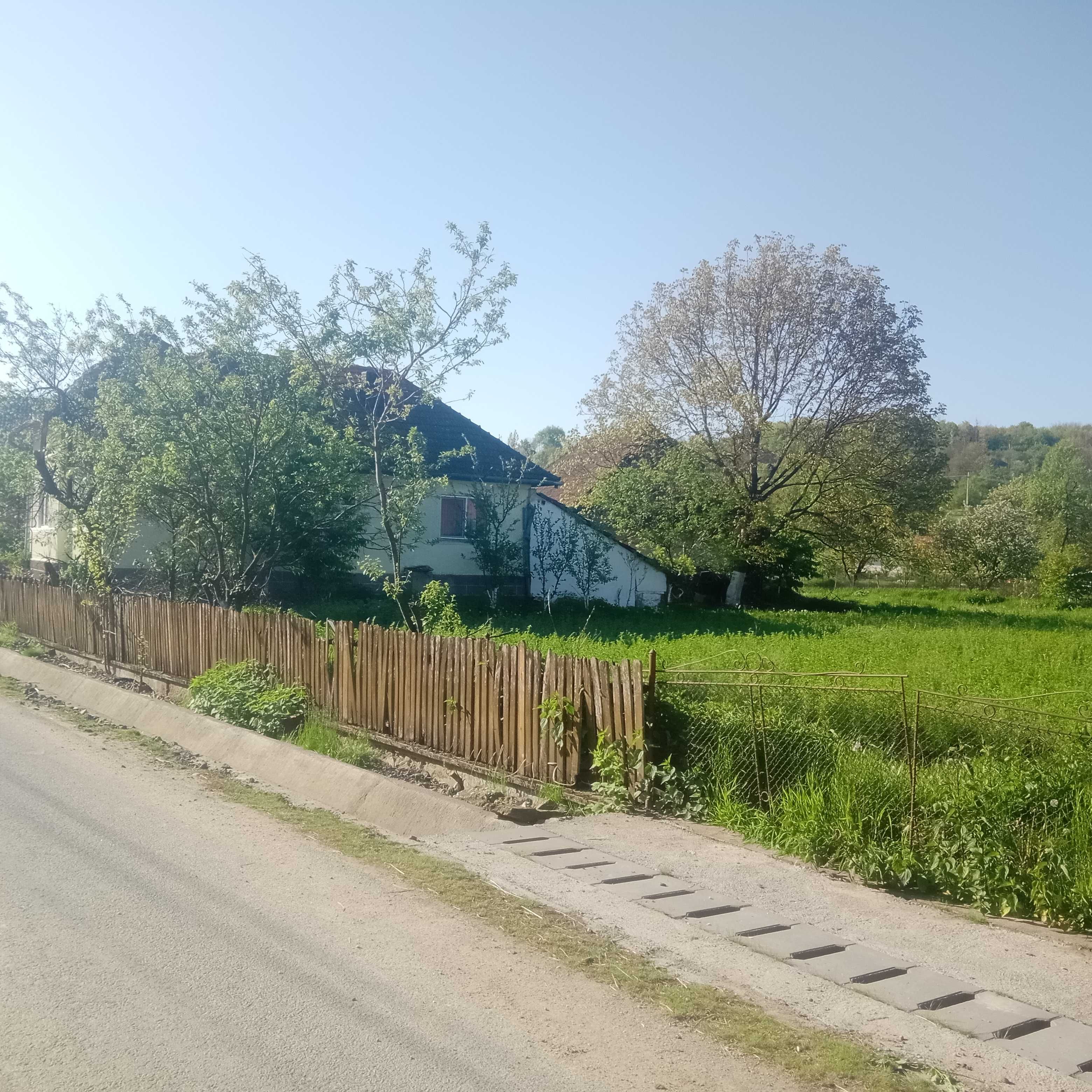 Casa la tara cu gradina la 75 km de Cluj