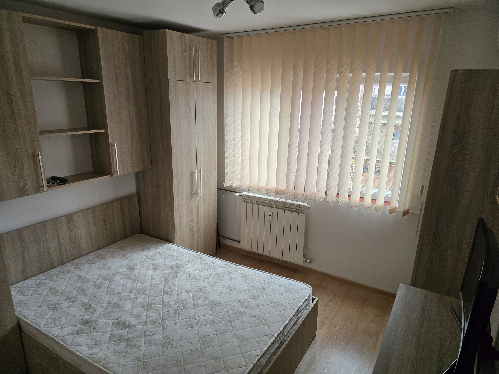 Vând apartament decomandat