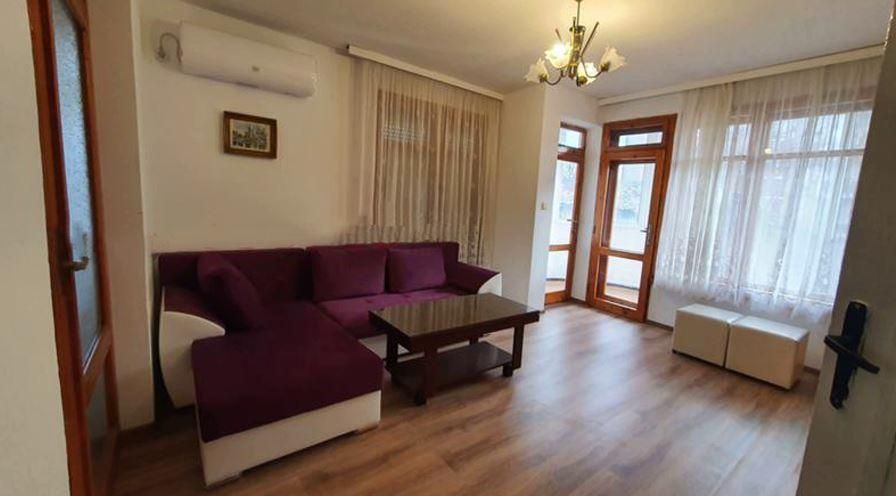 Дава се под наем Двустаен апартамент в Пловдив, Център - 70 кв.м за 375 € - Снимка #2
