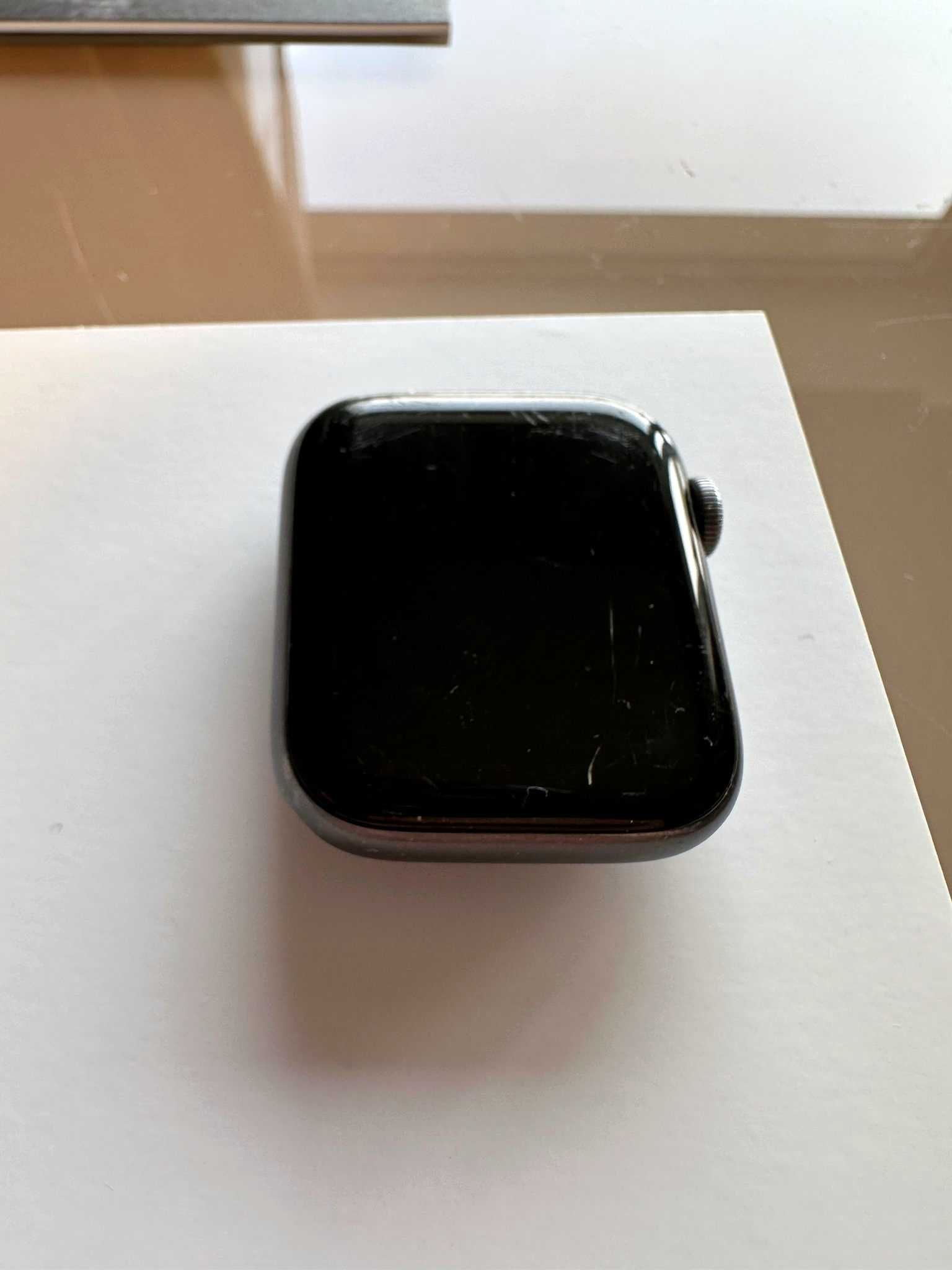 Apple Watch Series 4 - 44 mm