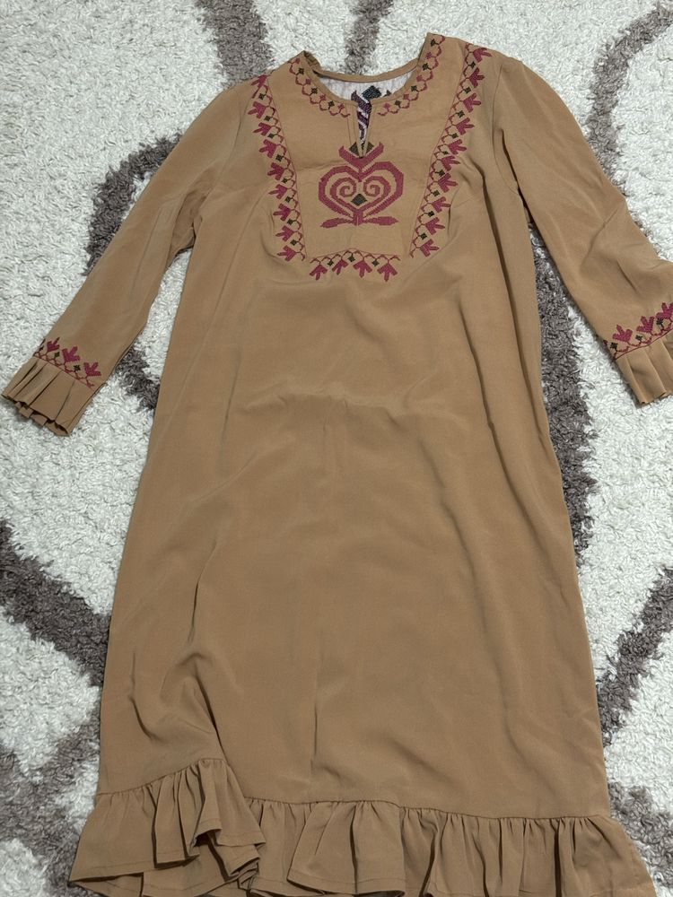 Продам платья 48 размер