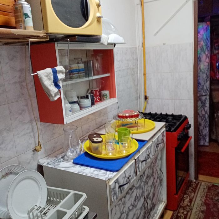 Închiriez apartament cu doua camere în Hunedoara la parter înalt