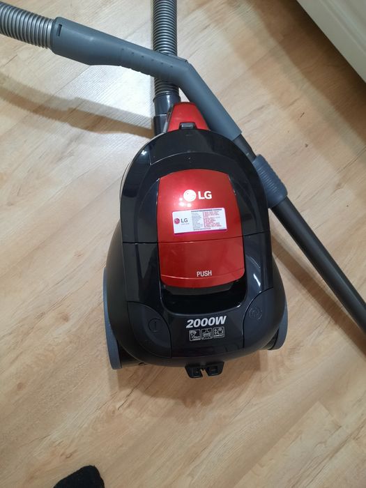 Пылесос LG почти новый