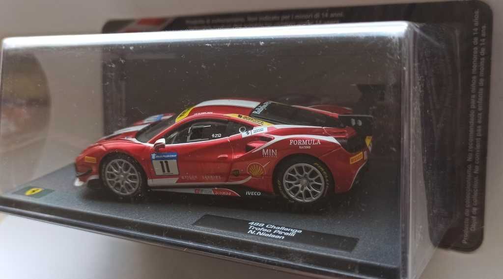 Macheta Ferrari 488 Challenge 2017 - Bburago 1/43