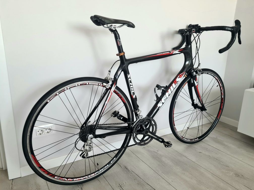 Cursiera Schils full carbon, echipare Campagnolo Athena 2x11