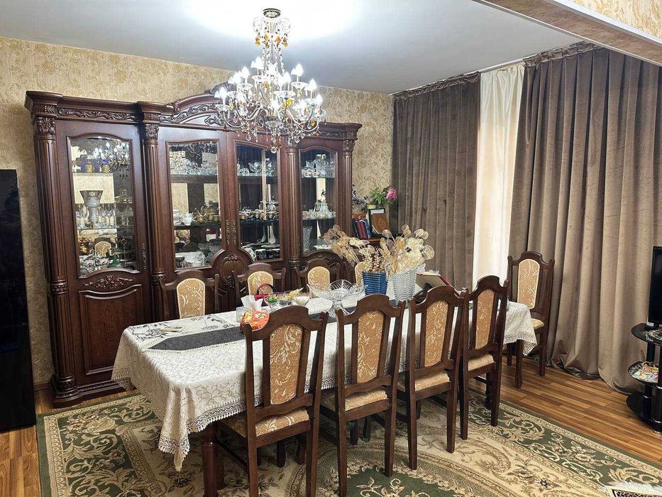 Юнусабад 14квартал.Продам 3 комн. квартиру на 4 этаже 5этажного дома.