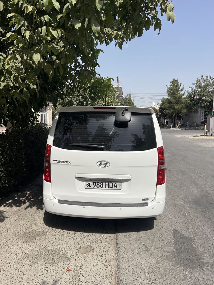Hyundai Grand Starex