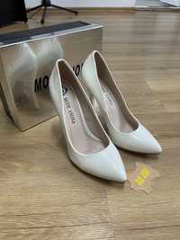 Pantofi lac off white 38