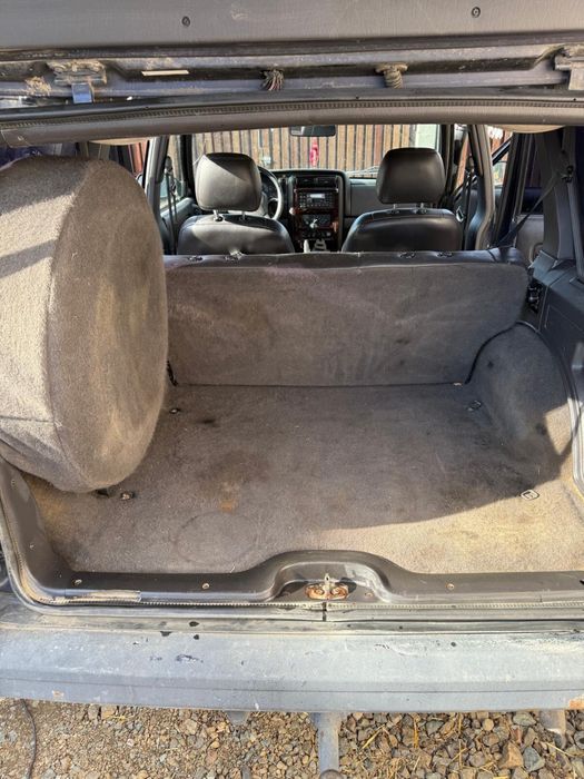 Vând Cheroke XJ 2.5 TDI