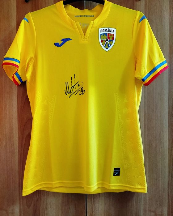 Tricou purtat și semnat de Mitriță