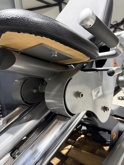 Presa picioare LIFE FITNESS,  este noua